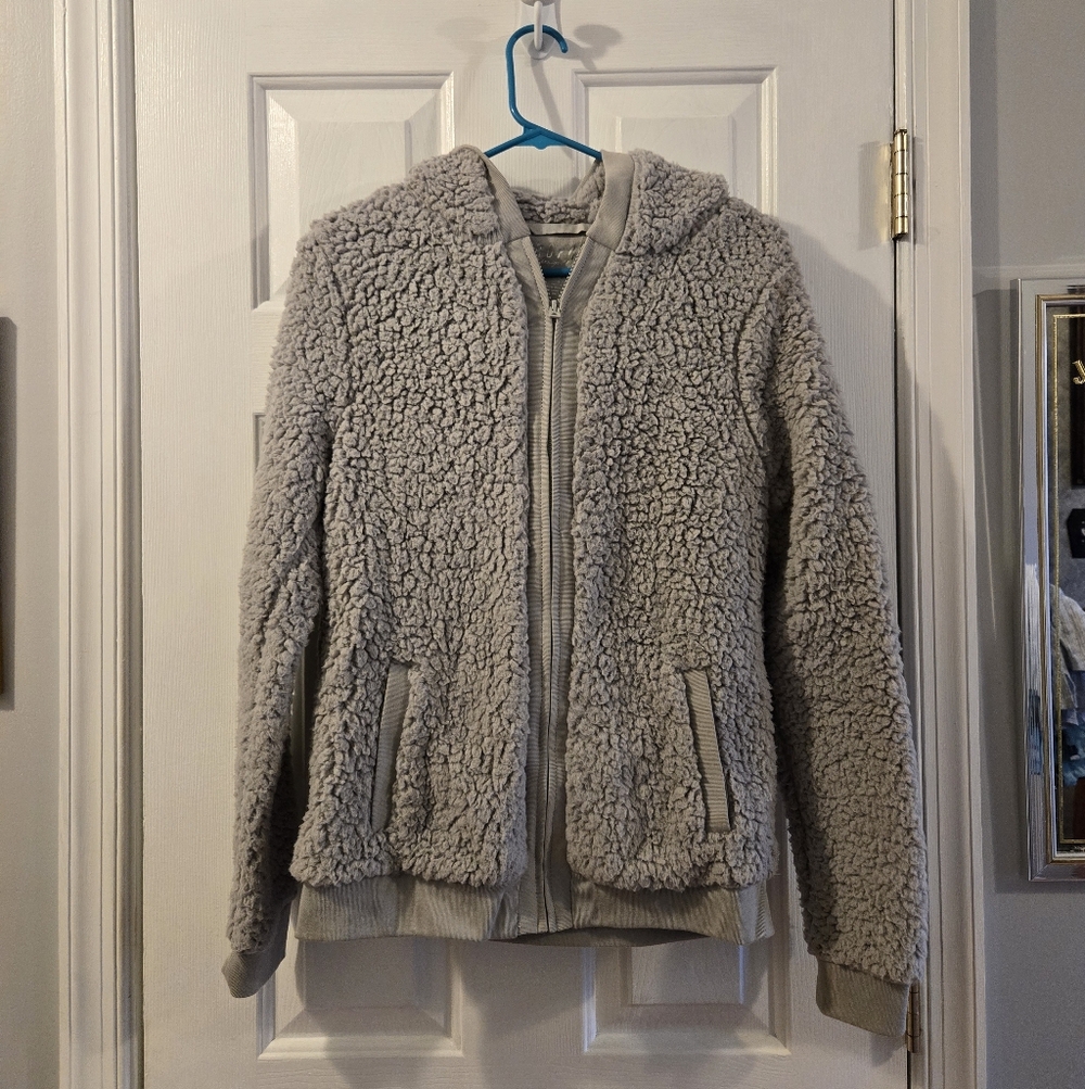 Cozy Gray Aeropostale Sherpa Bear Jacket